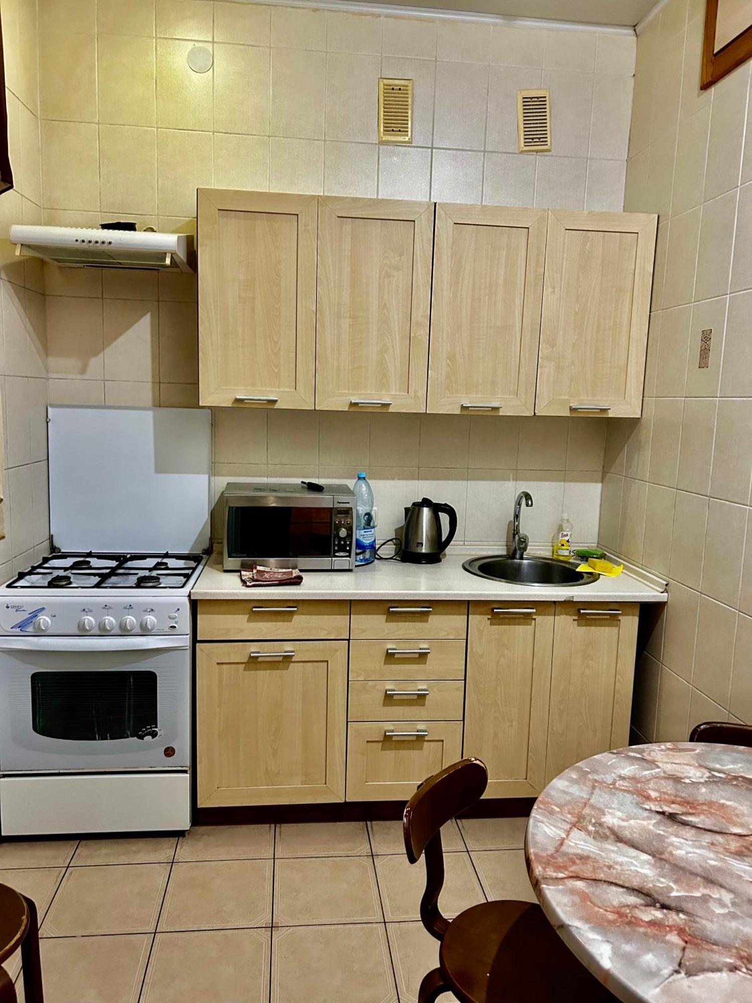Apartment Near Train Station And Close To City Center Киев Экстерьер фото