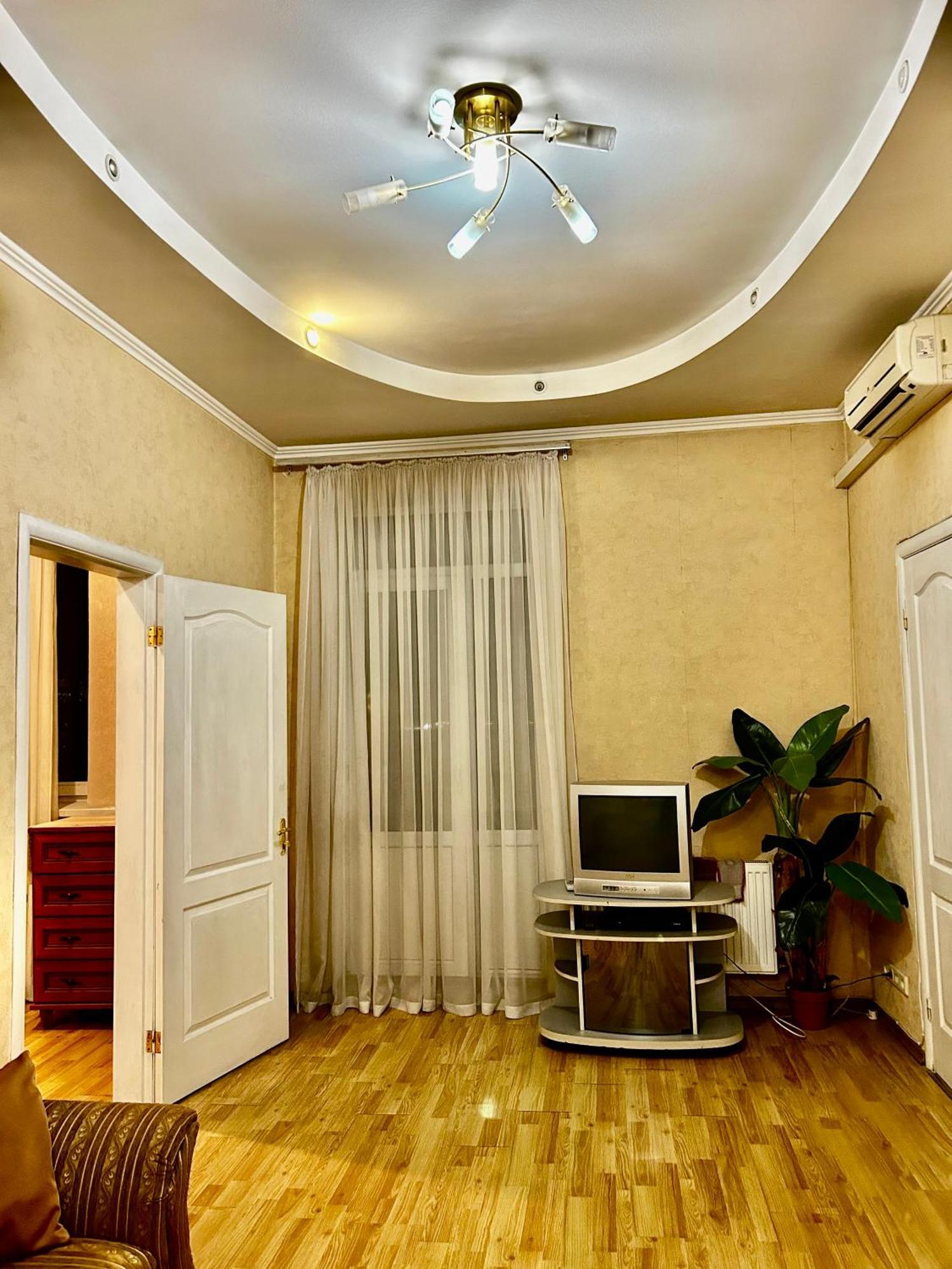Apartment Near Train Station And Close To City Center Киев Экстерьер фото