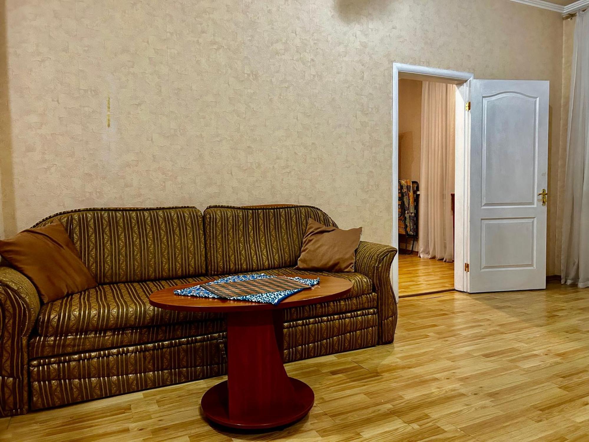Apartment Near Train Station And Close To City Center Киев Экстерьер фото